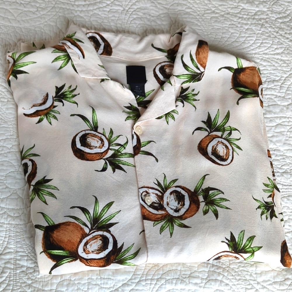 H&M Tropical Coconut Print Mens Button Shirt Size L